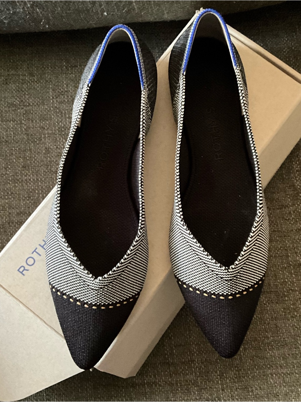 Rothy’s Grey Mist Captoe pointy flats black and white with blue trim 7.5 8 w/box
